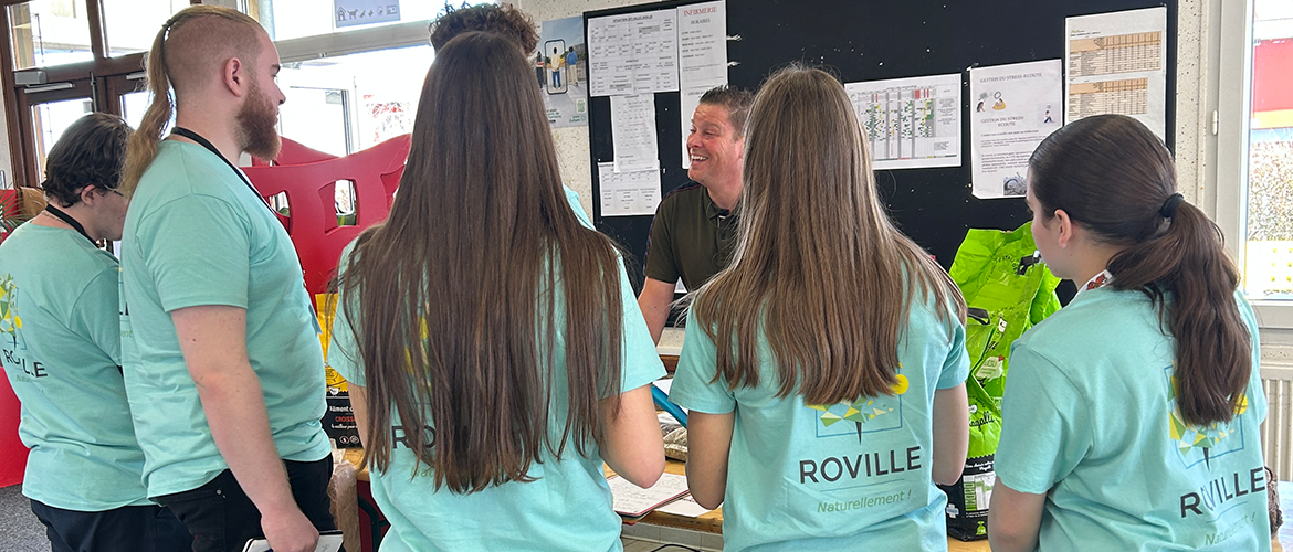 Ce salon était aussi l’occasion pour les élèves de se constituer un réseau. © Photo Ecole de Roville.