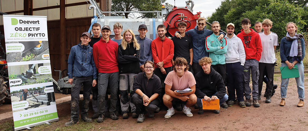 Classe par classe, pas moins de 200 élèves ont pu assister à la démonstration. © Photo Mélanie Becker