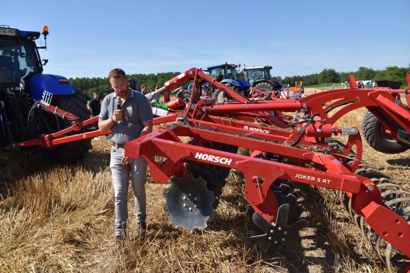 Le Horsch Joker 5RT à disques conçu pour travailler à 12-15 km/h